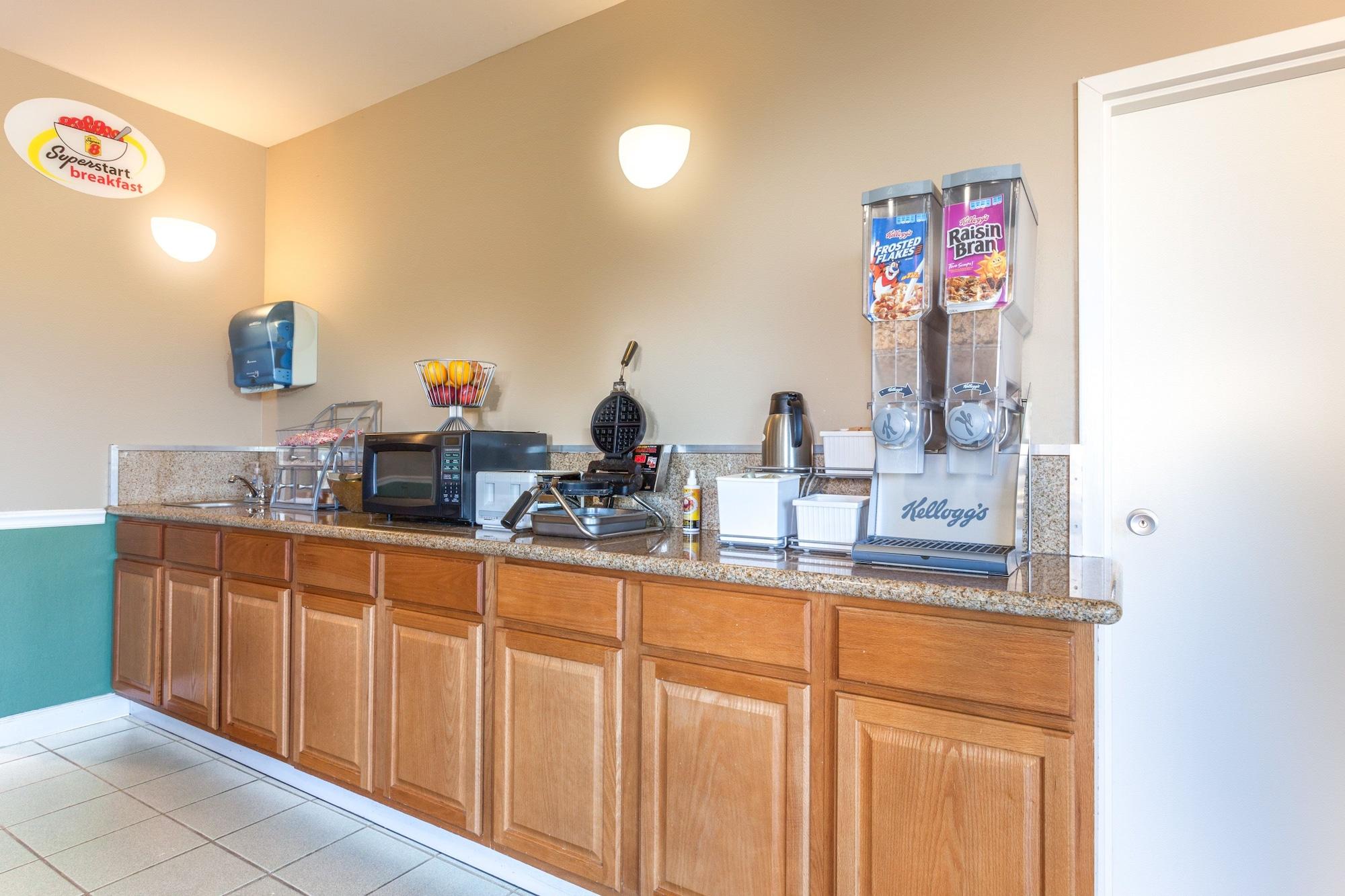 Super 8 By Wyndham Madison/Ridgeland Area Hotel Luaran gambar